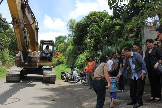 Jalan Tinoor-Warembungan Resmi Ditutup